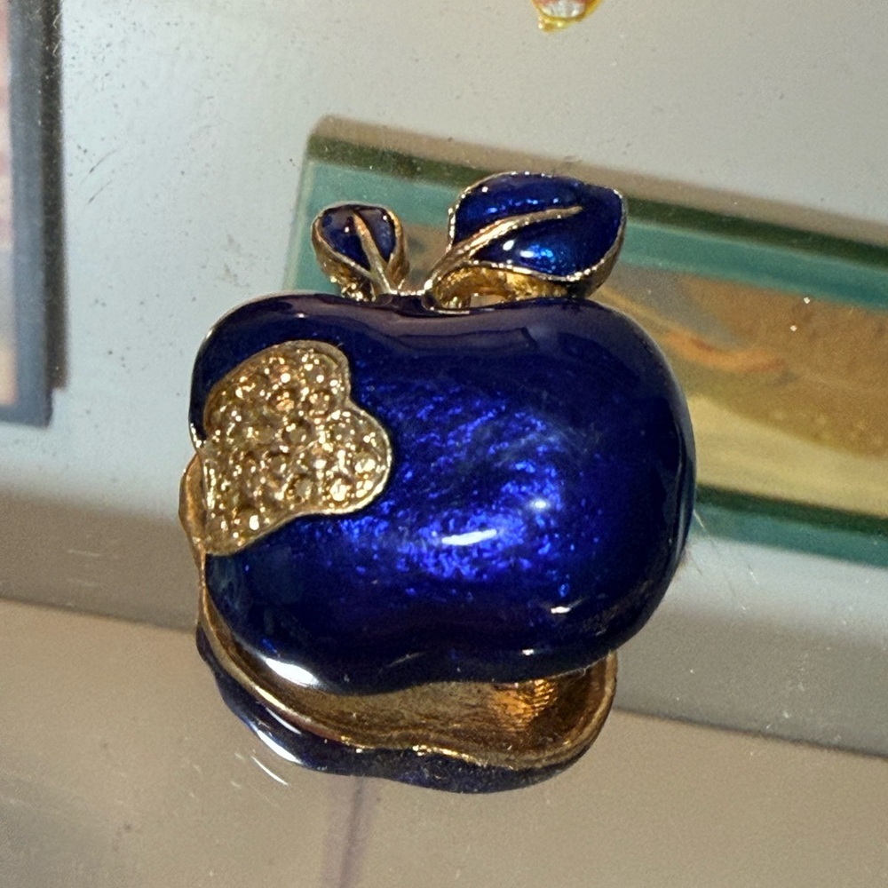 Vintage Blue and Gold Apple Enamel Brooch - Picture 2 of 4